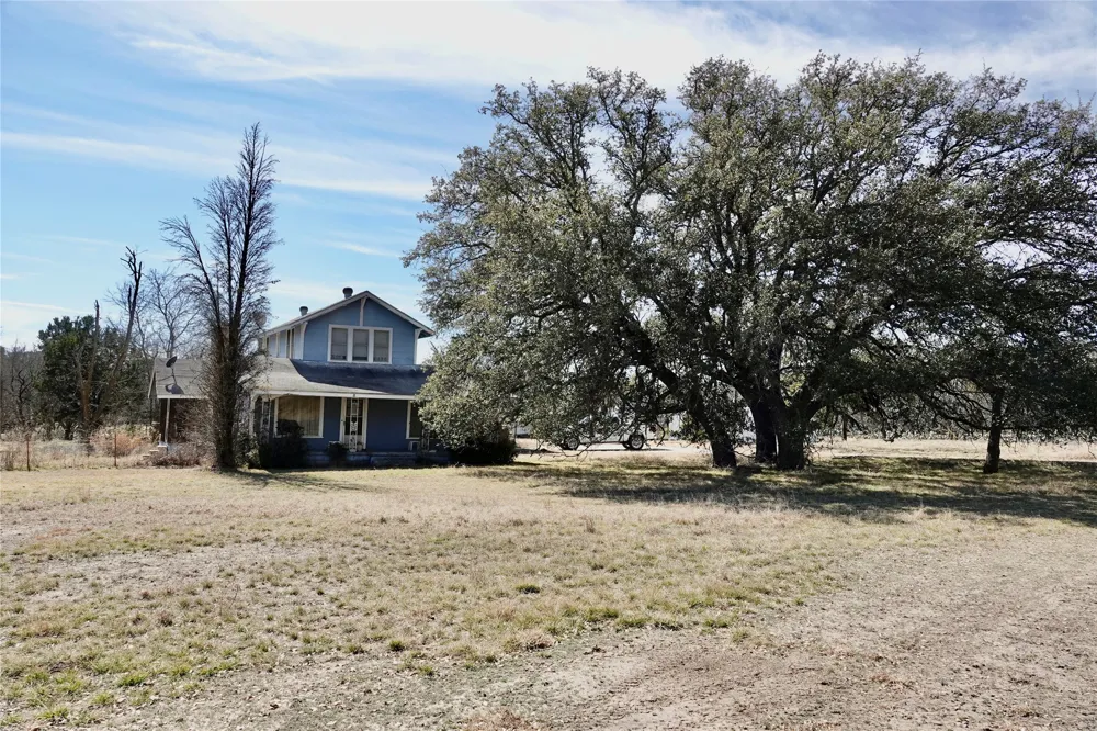 981 W Hwy 84 Mullin, TX 76864