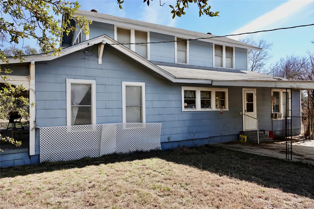 981 W Hwy 84 Mullin, TX 76864