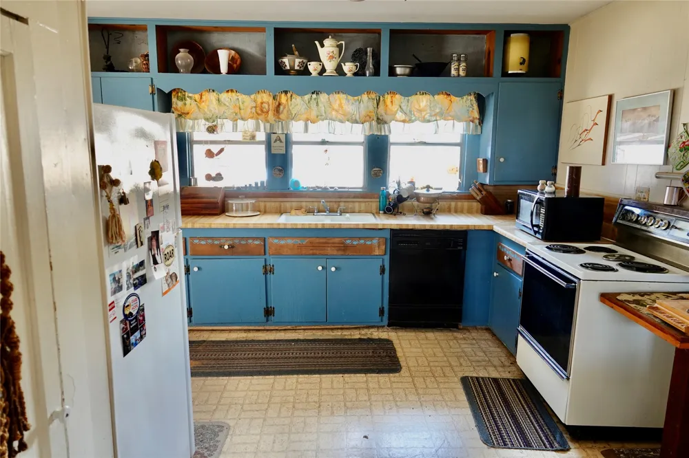 981 W Hwy 84 Mullin, TX 76864