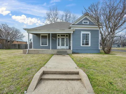 409 NW Main Street