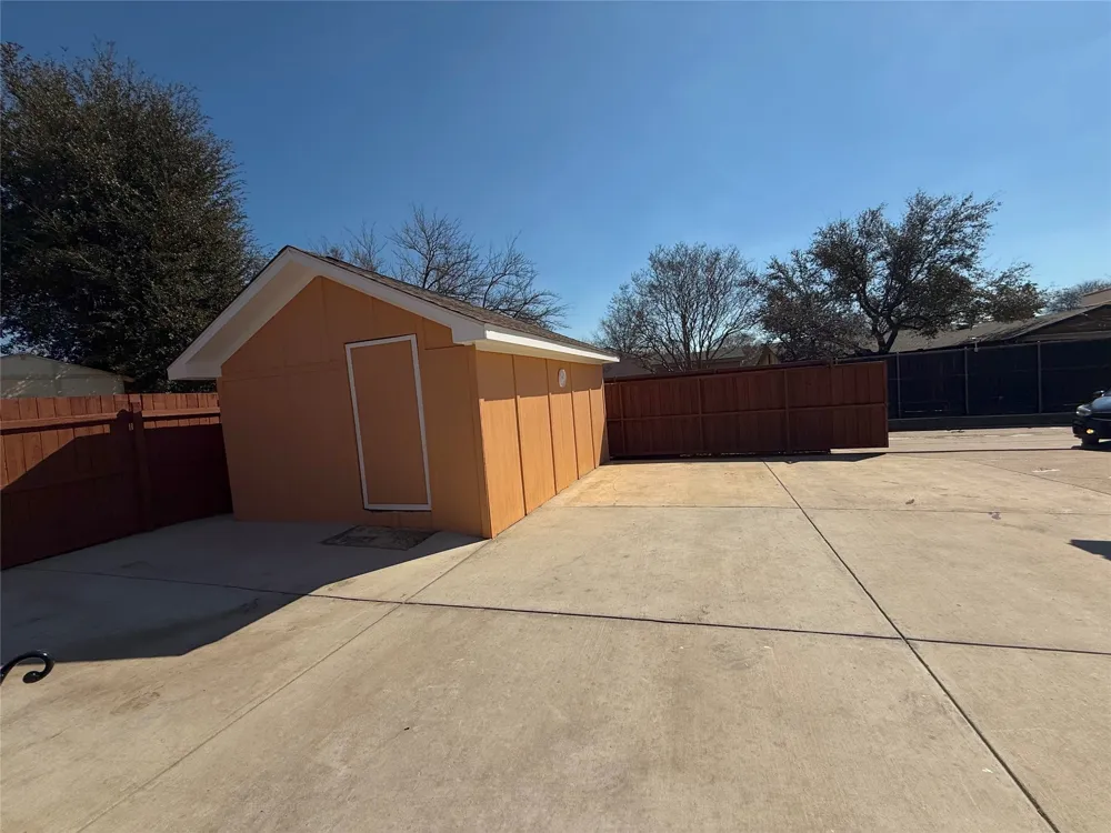 1410 Bowie Street Garland, TX 75042