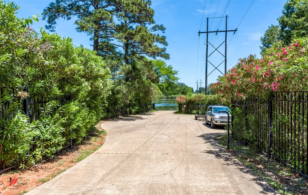 W Pointe Loop Shreveport, LA 71106
