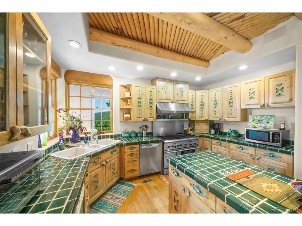 8221 Cuerna Verde Road Rye, CO 81069