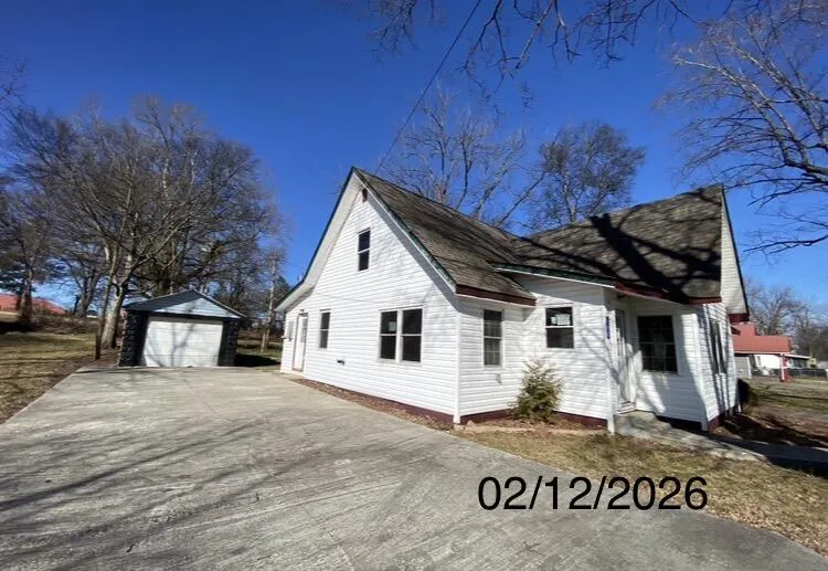 107 West Decherd, TN 37324