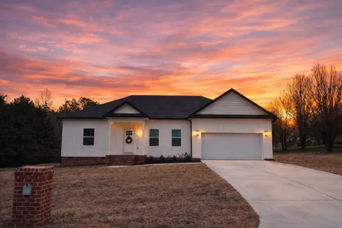 322 Chloe Drive