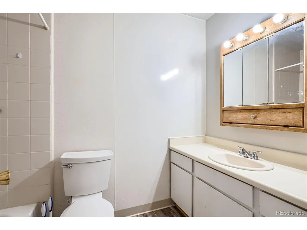 2215 E Geddes Avenue #P08 Littleton, CO 80122