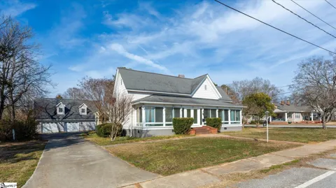 302 W Hampton Avenue