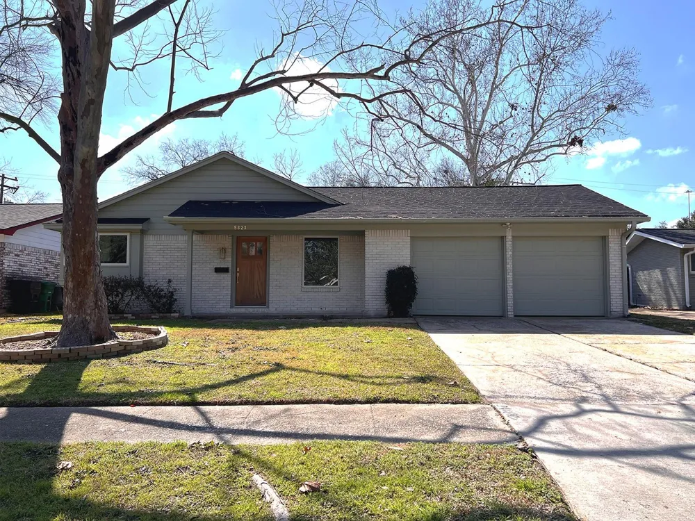 5323 Manor Creek Lane