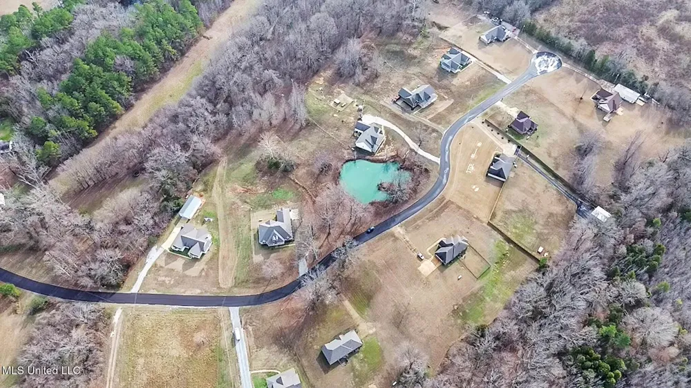 3 Jessica Cove Holly Springs, MS 38635