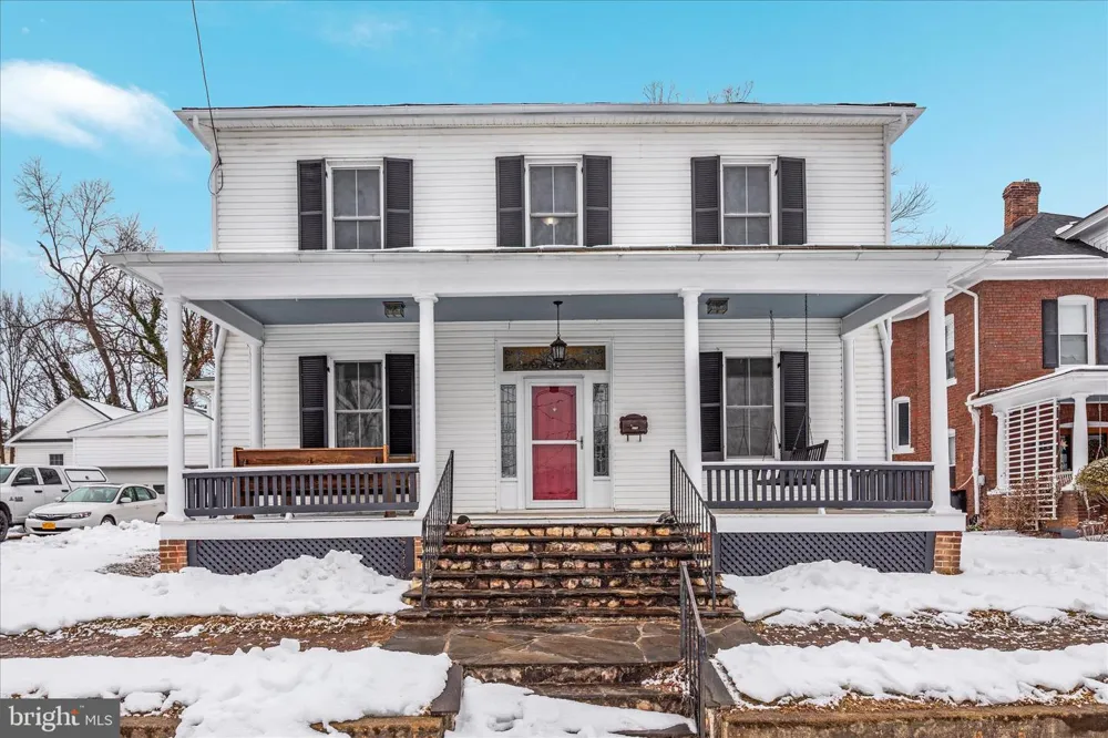 316 S MUHLENBERG STREET Woodstock, VA 22664