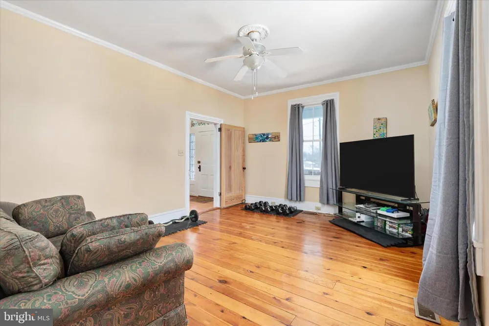 316 S MUHLENBERG STREET Woodstock, VA 22664