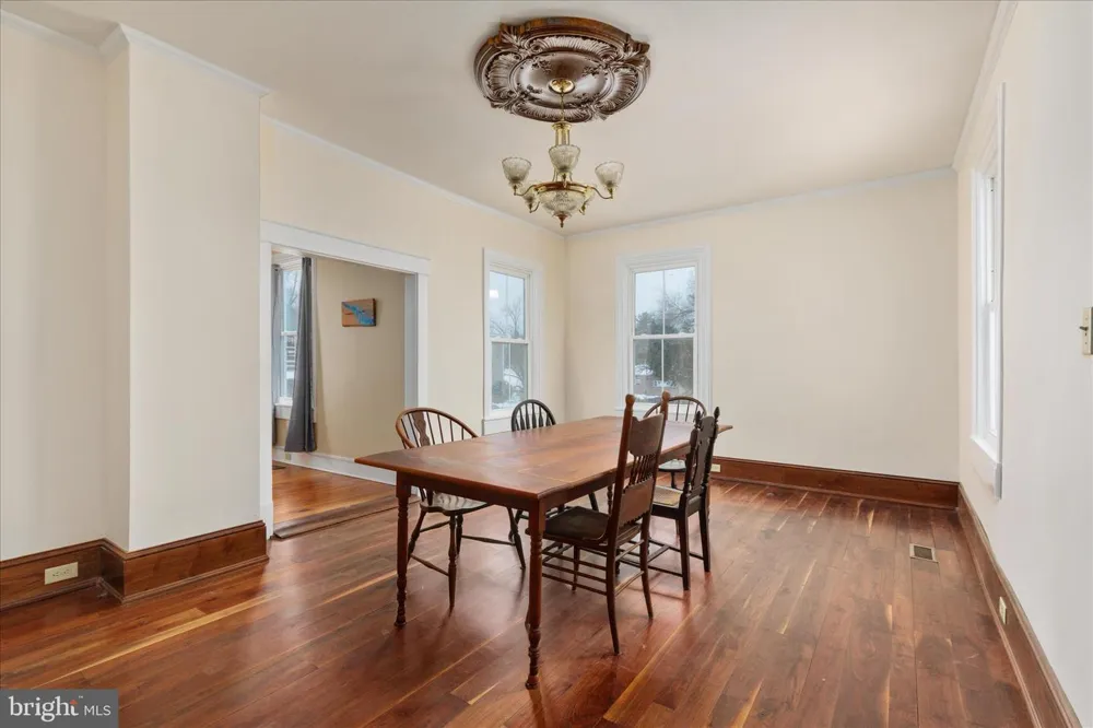 316 S MUHLENBERG STREET Woodstock, VA 22664