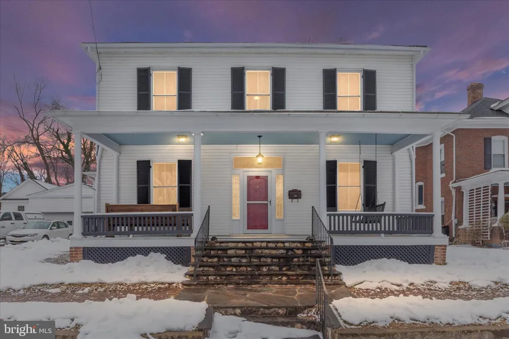 316 S MUHLENBERG STREET Woodstock, VA 22664