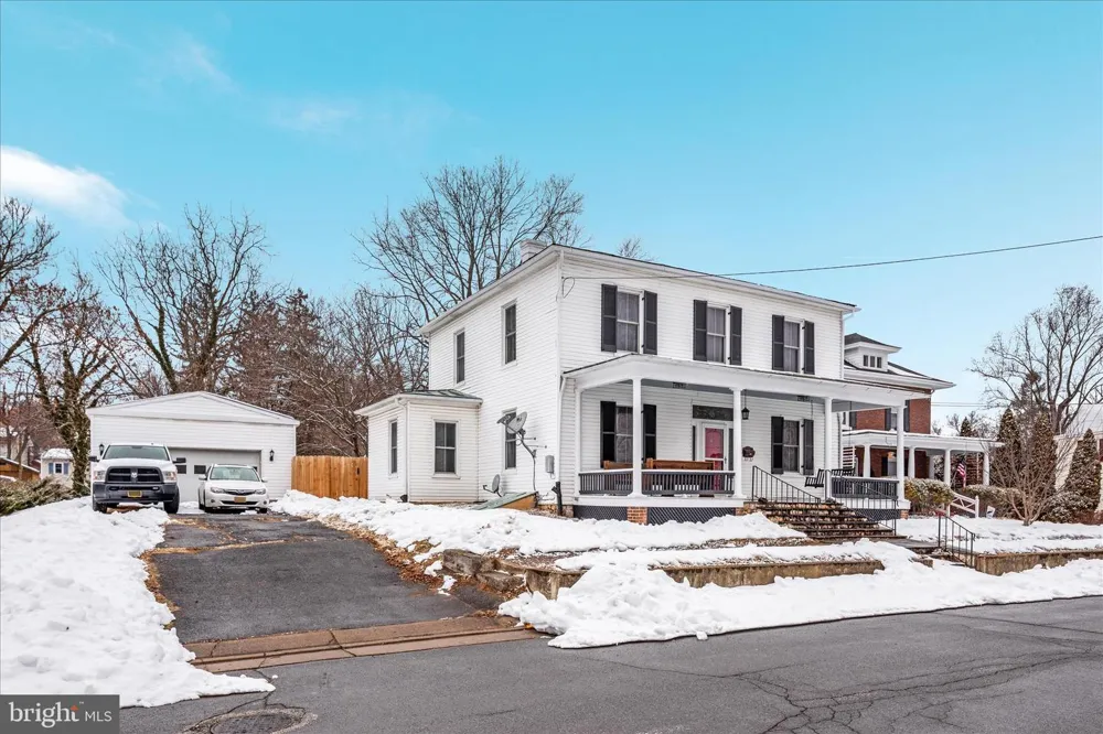 316 S MUHLENBERG STREET Woodstock, VA 22664