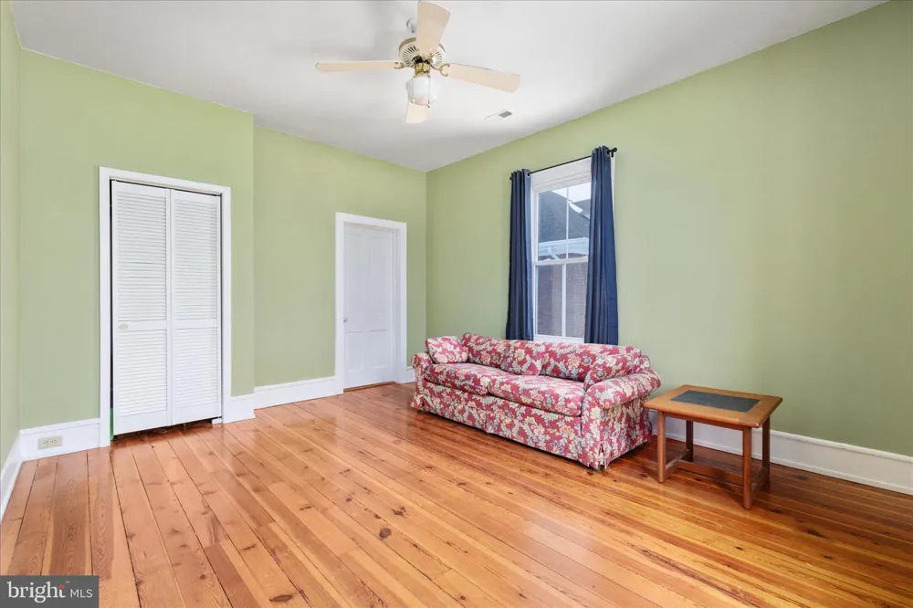 316 S MUHLENBERG STREET Woodstock, VA 22664