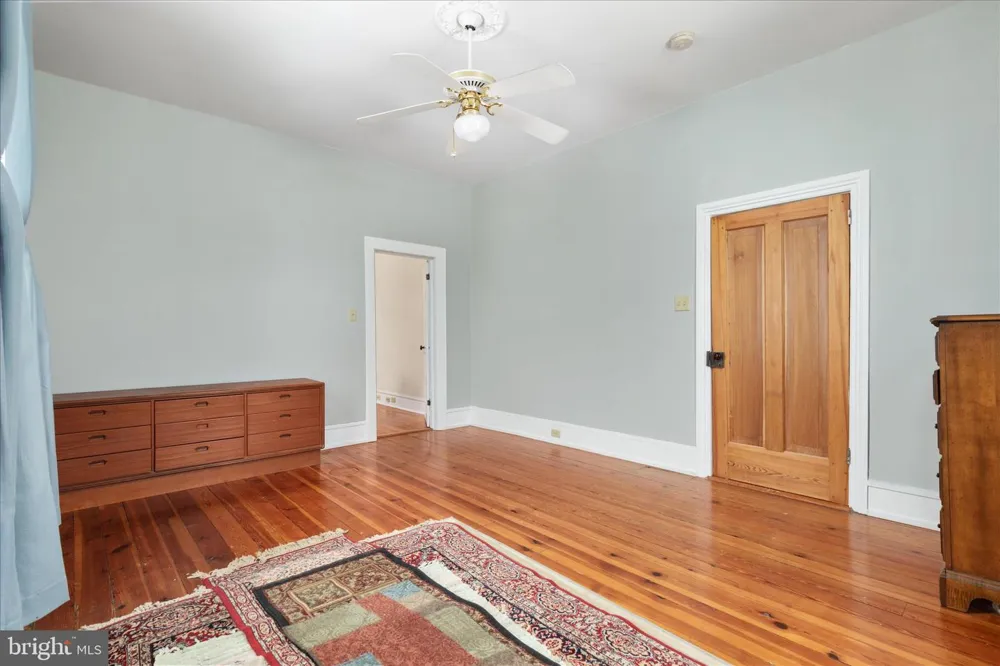 316 S MUHLENBERG STREET Woodstock, VA 22664