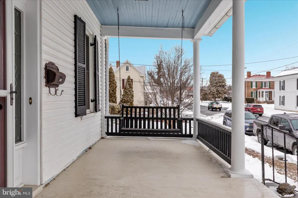 316 S MUHLENBERG STREET Woodstock, VA 22664