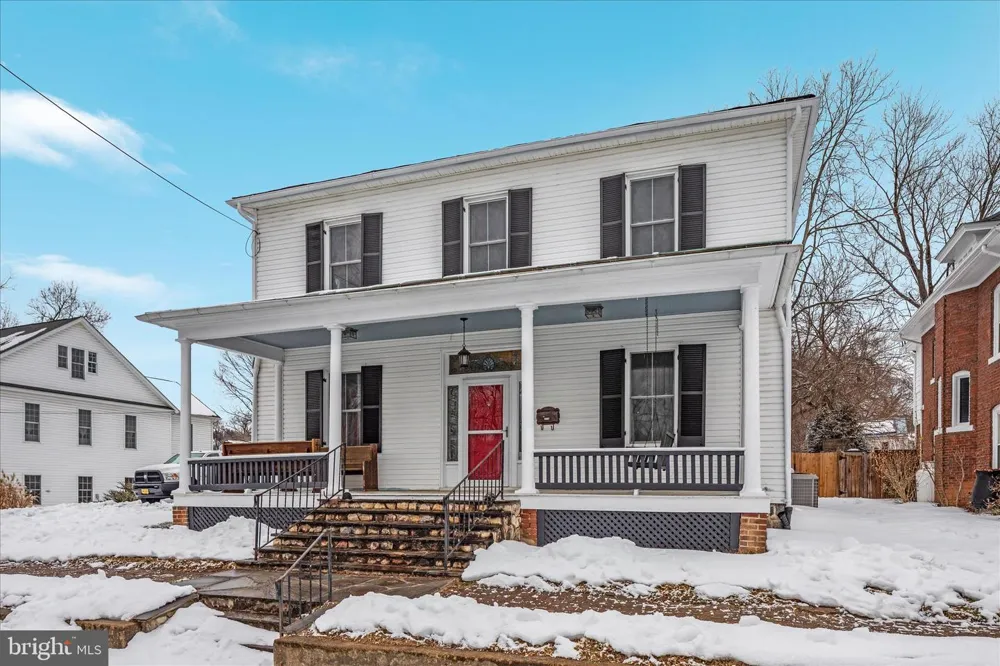 316 S MUHLENBERG STREET Woodstock, VA 22664