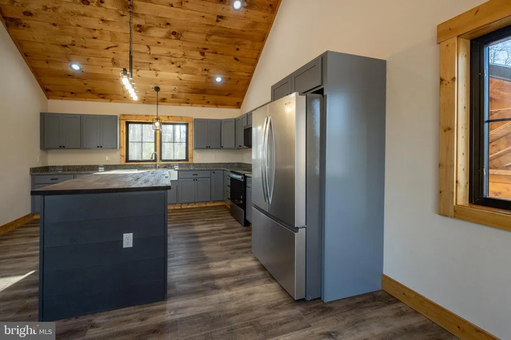 52 DAM VIEW DRIVE Oakland, MD 21550