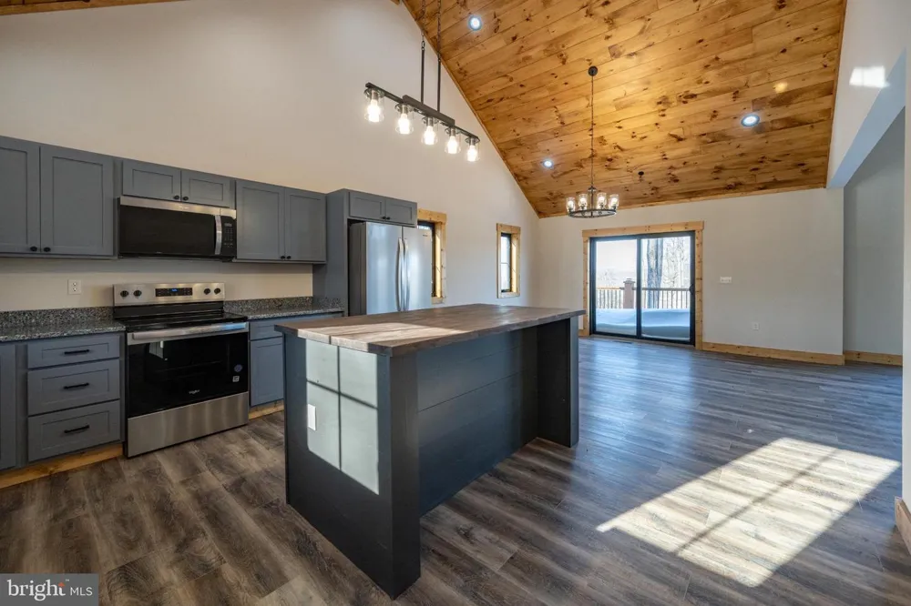 52 DAM VIEW DRIVE Oakland, MD 21550