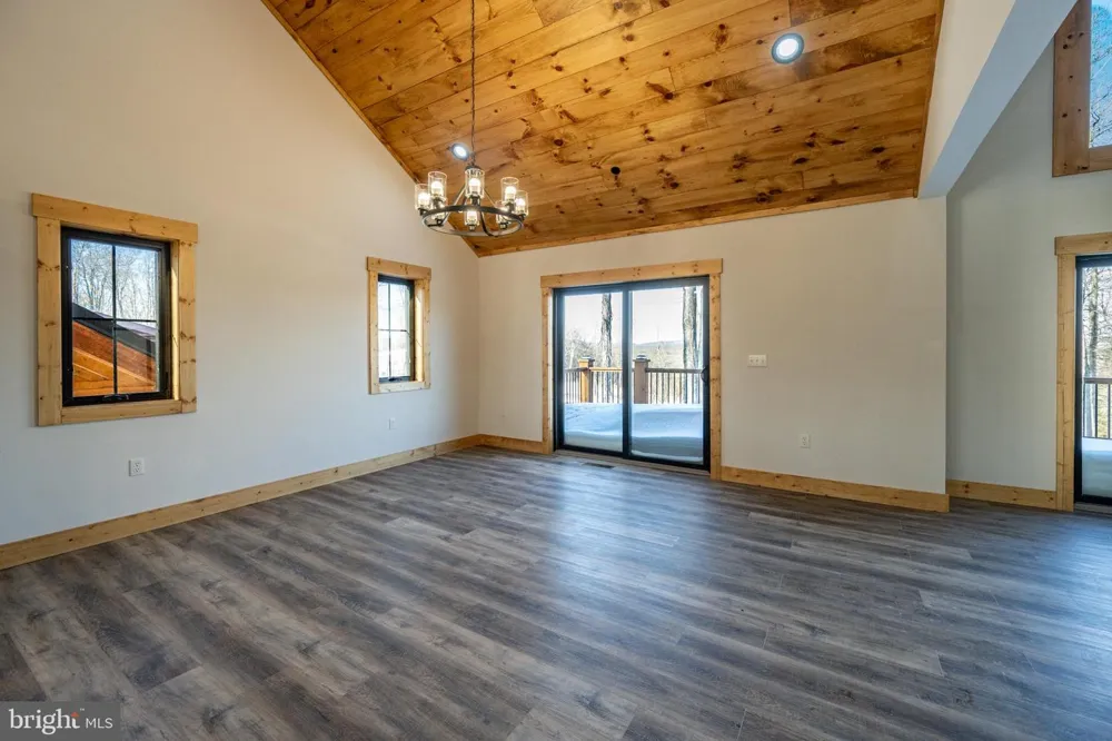 52 DAM VIEW DRIVE Oakland, MD 21550