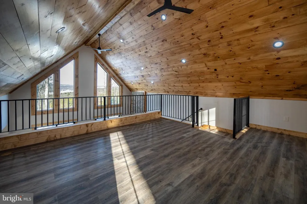 52 DAM VIEW DRIVE Oakland, MD 21550