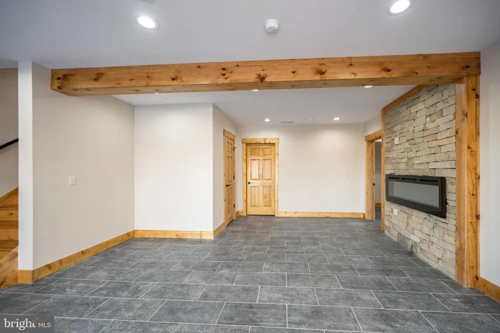 52 DAM VIEW DRIVE Oakland, MD 21550