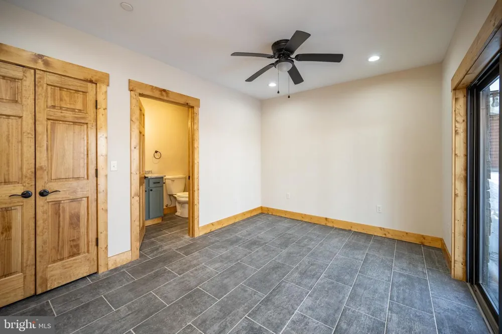 52 DAM VIEW DRIVE Oakland, MD 21550