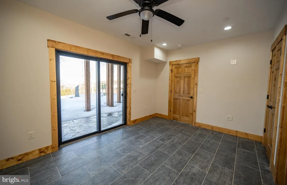 52 DAM VIEW DRIVE Oakland, MD 21550