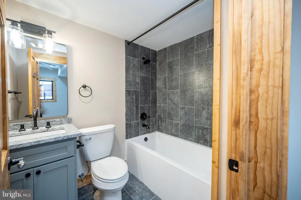 52 DAM VIEW DRIVE Oakland, MD 21550