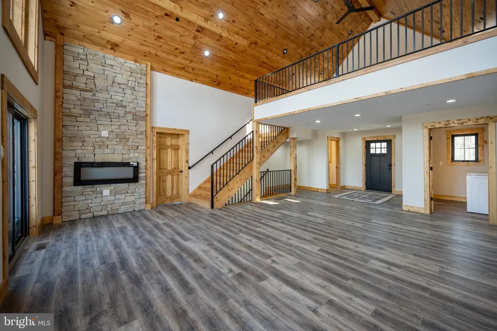 52 DAM VIEW DRIVE Oakland, MD 21550
