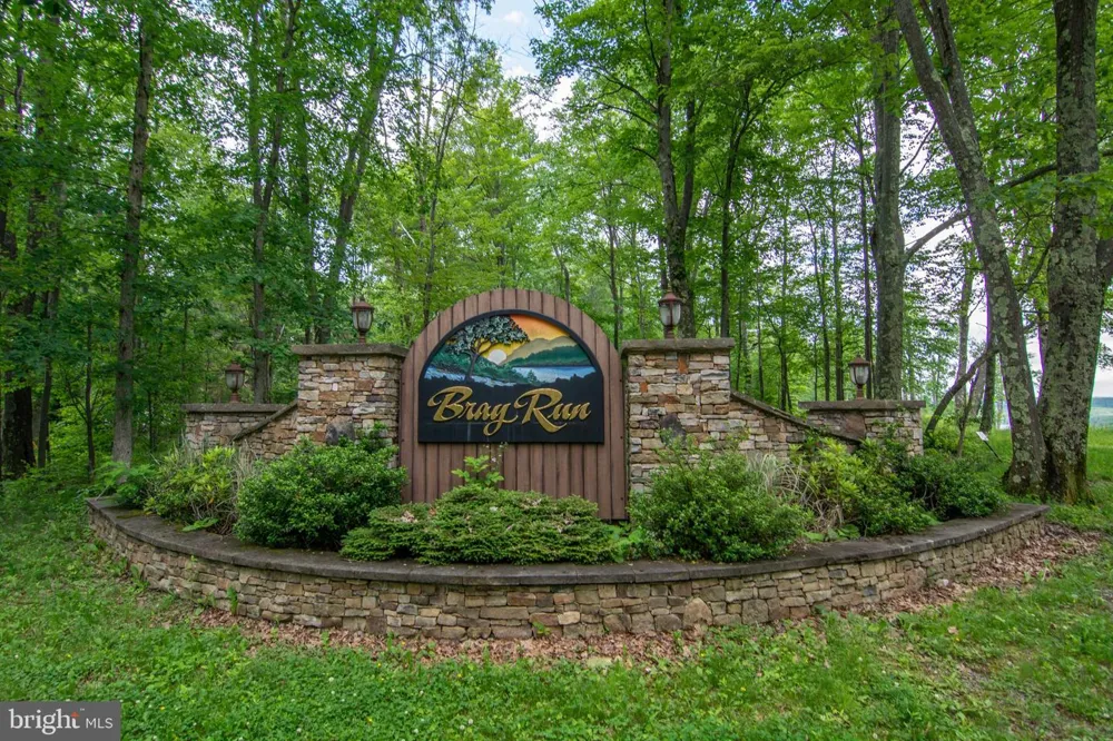 52 DAM VIEW DRIVE Oakland, MD 21550