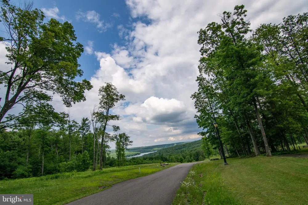 52 DAM VIEW DRIVE Oakland, MD 21550