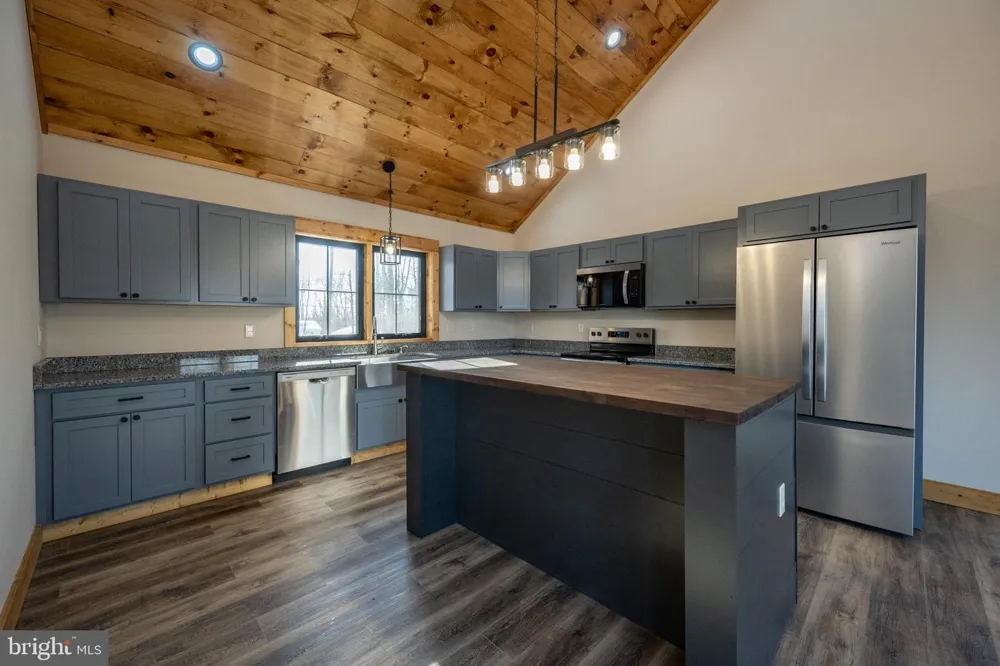 52 DAM VIEW DRIVE Oakland, MD 21550