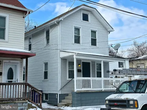 213 LAUREL STREET