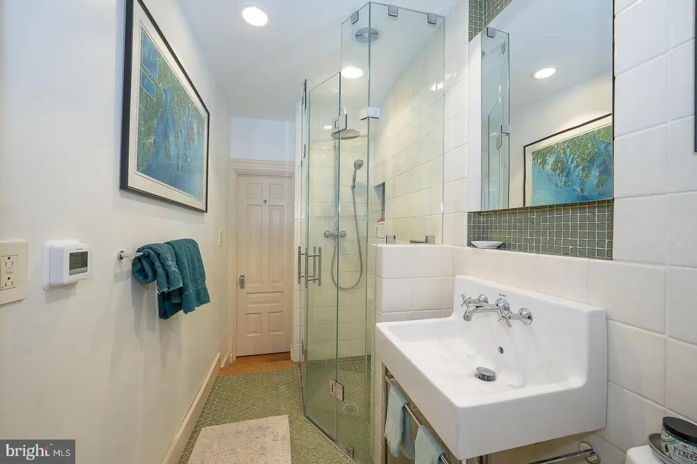 266 BEECHWOOD DRIVE Bryn Mawr, PA 19010