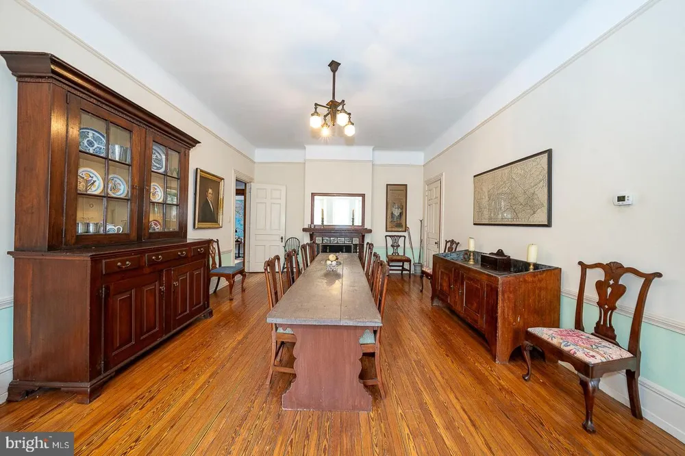 266 BEECHWOOD DRIVE Bryn Mawr, PA 19010