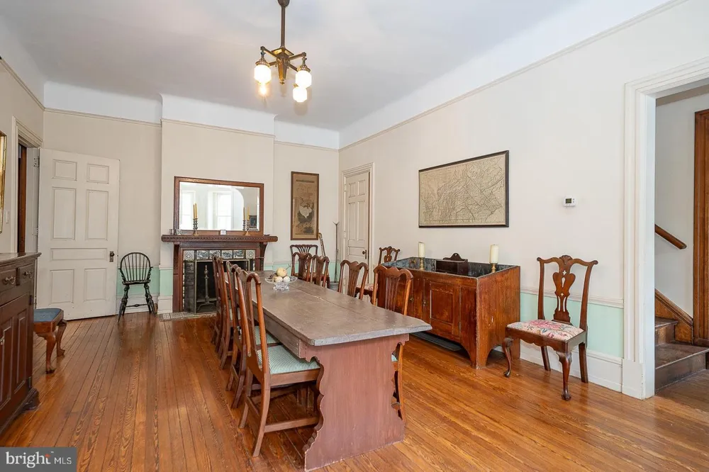 266 BEECHWOOD DRIVE Bryn Mawr, PA 19010