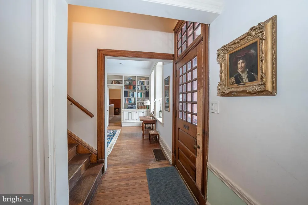 266 BEECHWOOD DRIVE Bryn Mawr, PA 19010