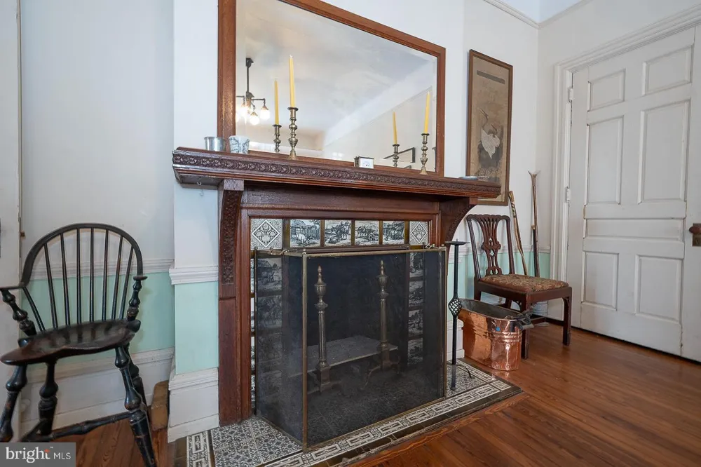 266 BEECHWOOD DRIVE Bryn Mawr, PA 19010
