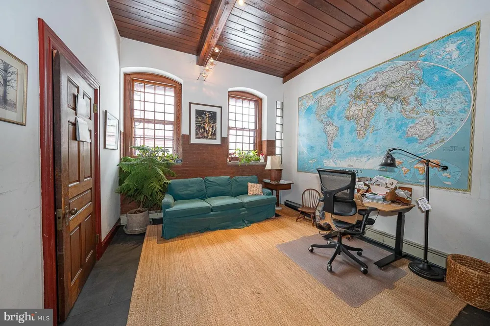266 BEECHWOOD DRIVE Bryn Mawr, PA 19010