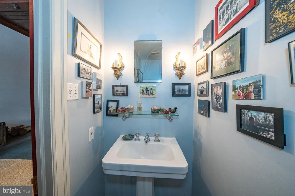 266 BEECHWOOD DRIVE Bryn Mawr, PA 19010