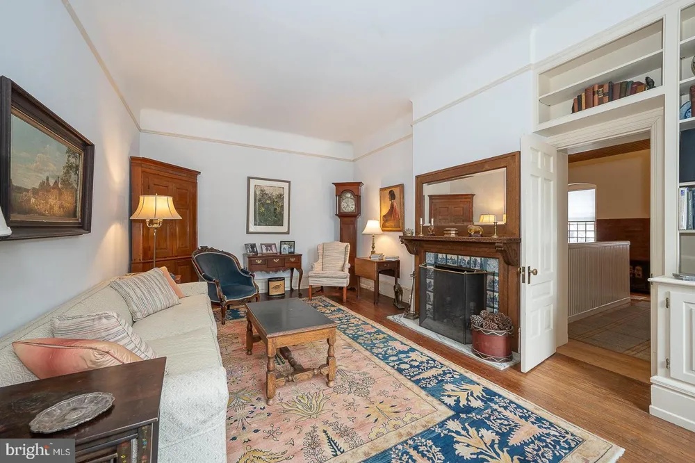 266 BEECHWOOD DRIVE Bryn Mawr, PA 19010
