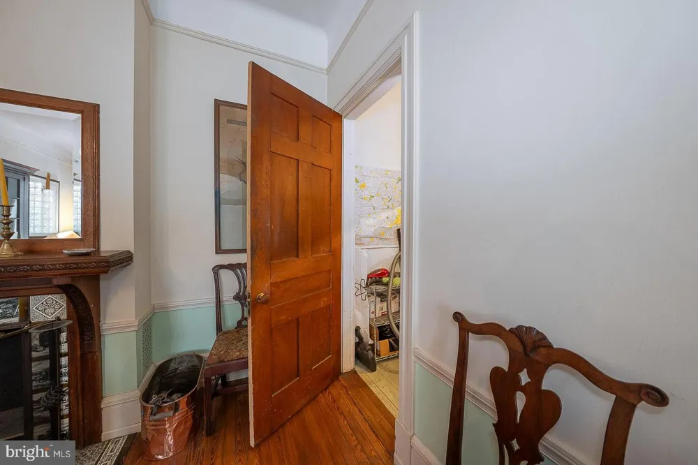 266 BEECHWOOD DRIVE Bryn Mawr, PA 19010