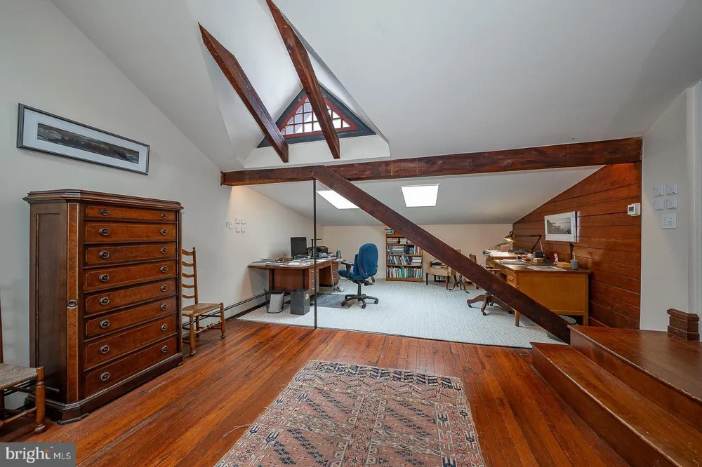 266 BEECHWOOD DRIVE Bryn Mawr, PA 19010
