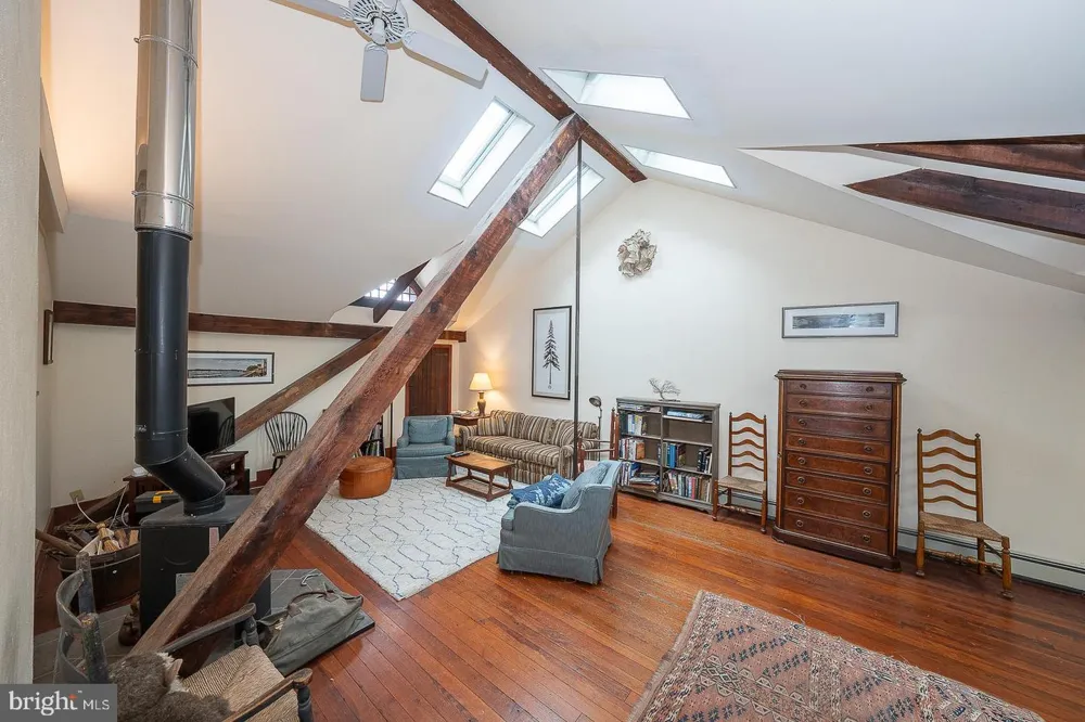 266 BEECHWOOD DRIVE Bryn Mawr, PA 19010
