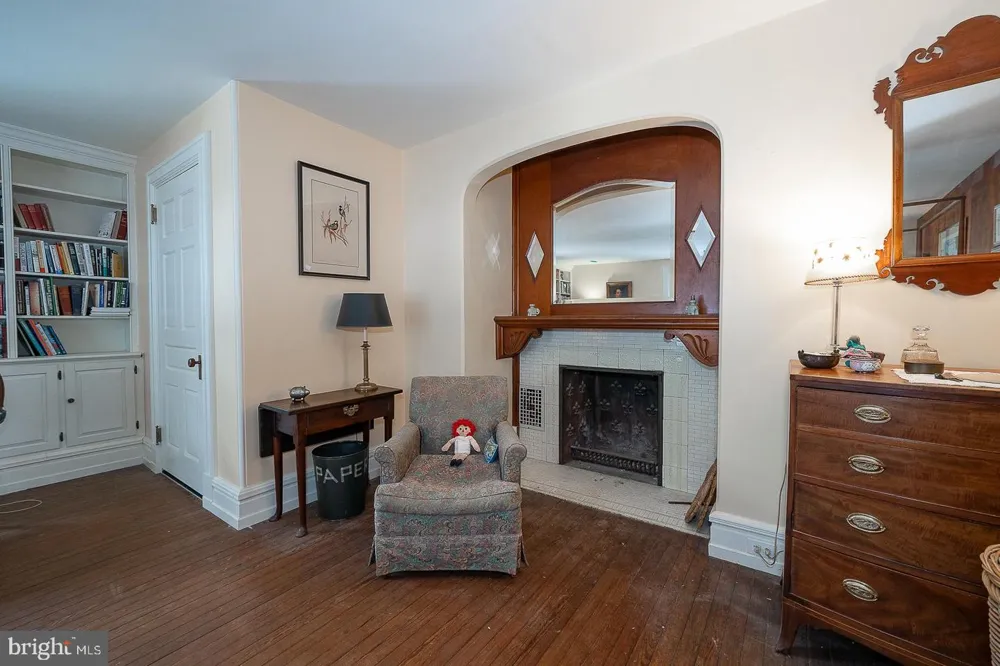 266 BEECHWOOD DRIVE Bryn Mawr, PA 19010