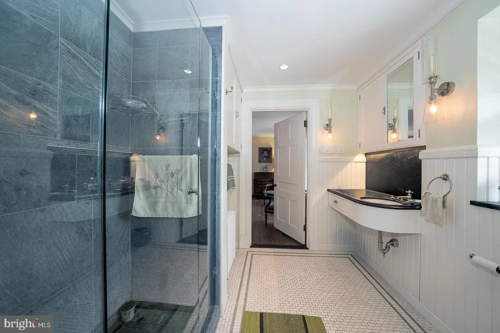 266 BEECHWOOD DRIVE Bryn Mawr, PA 19010
