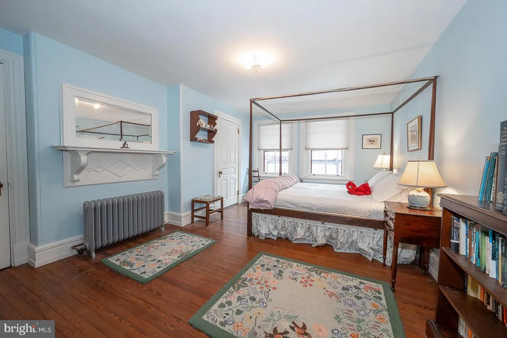 266 BEECHWOOD DRIVE Bryn Mawr, PA 19010