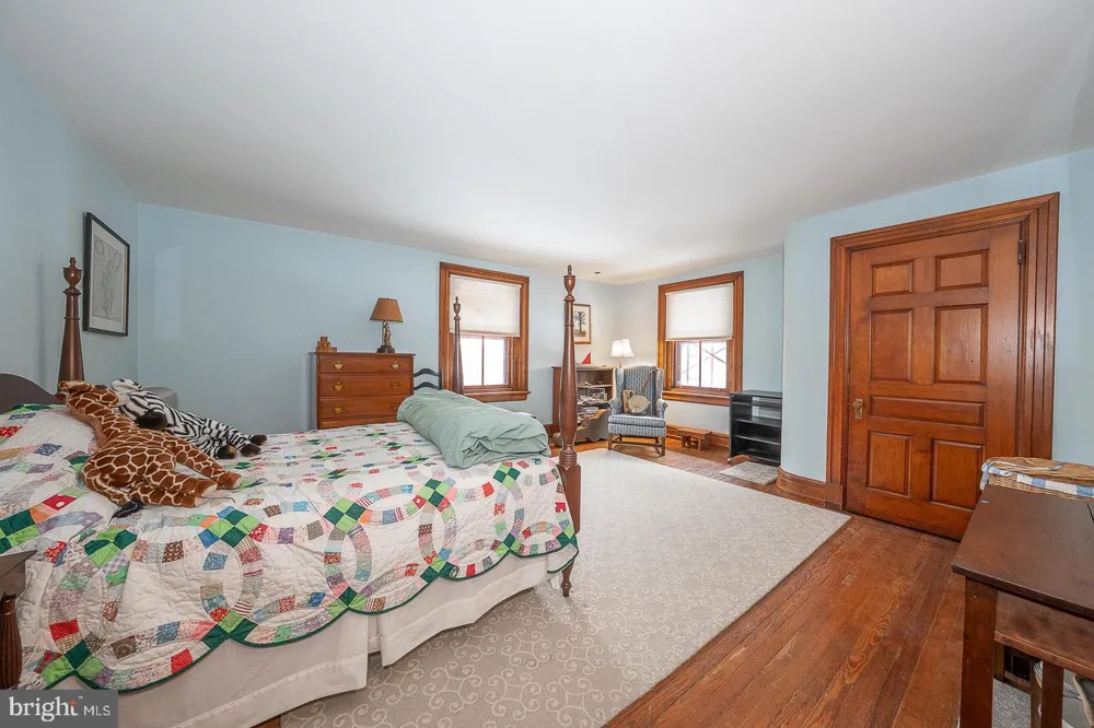 266 BEECHWOOD DRIVE Bryn Mawr, PA 19010